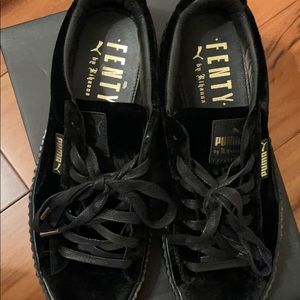 GENTLY WORN Puma Fenty Velvet Creeper